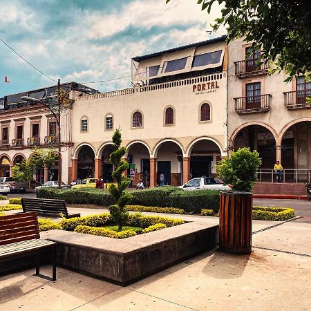 Hotel Portal & Suites Ciudad Hidalgo Ngoại thất bức ảnh
